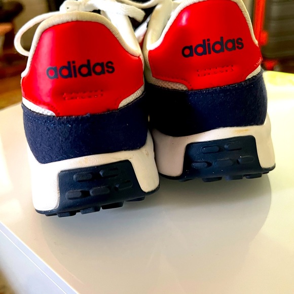 Adidas Run 70s shoe size 4.5 - Picture 3 of 4